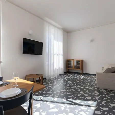 Alaxia Apartment