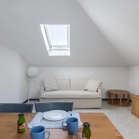 Alaxia Apartment