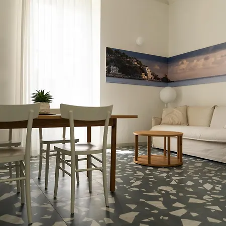Alaxia Exclusive